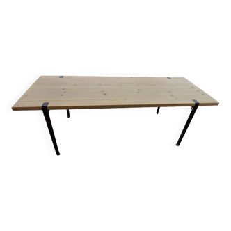 Minimalist dining table