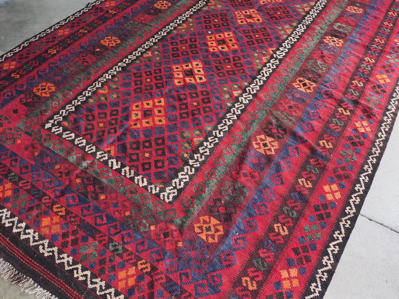 Vintage wool kilim rug