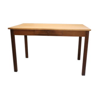 Table bureau