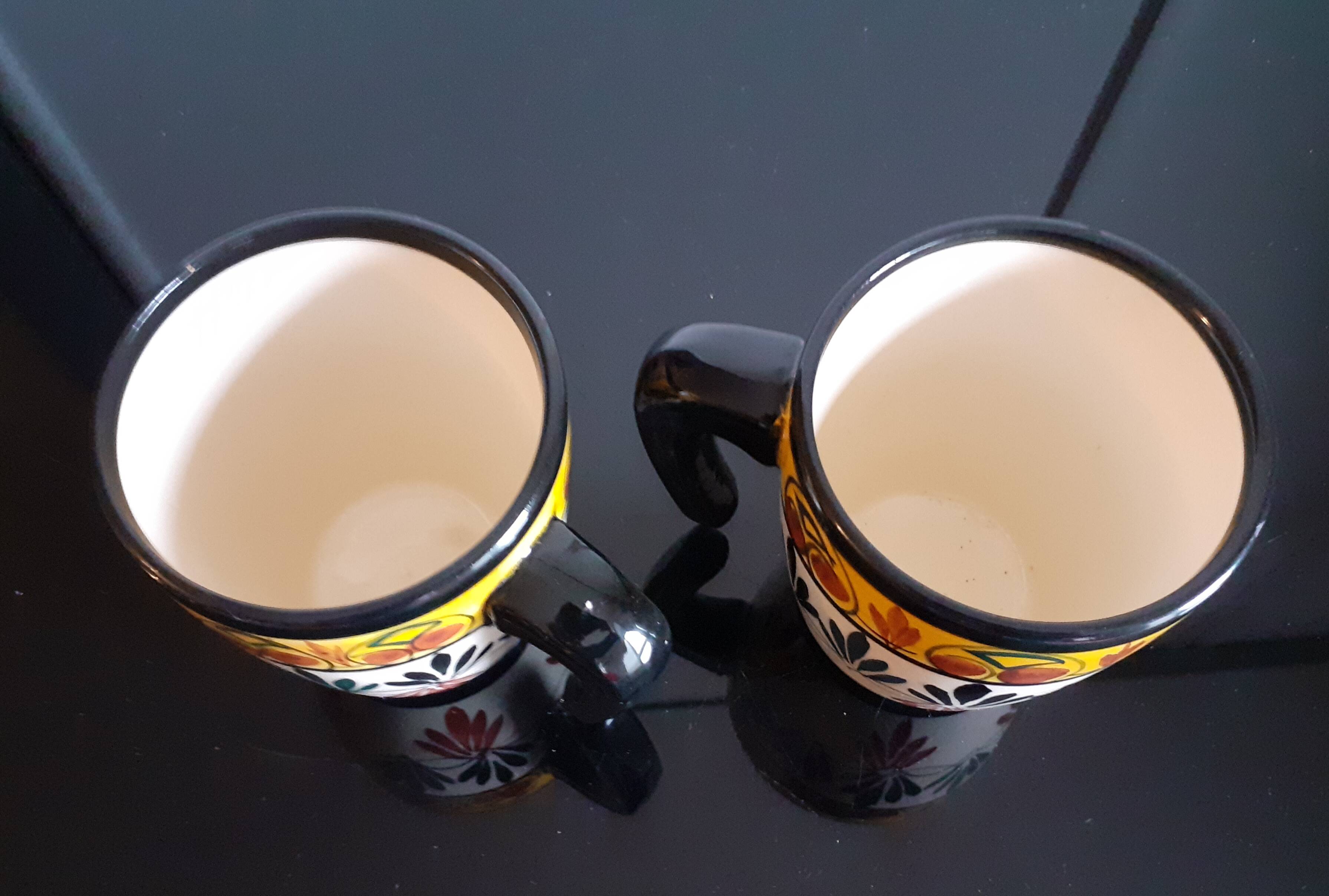 Saint Jean de Bretagne / Paire de mugs en faience