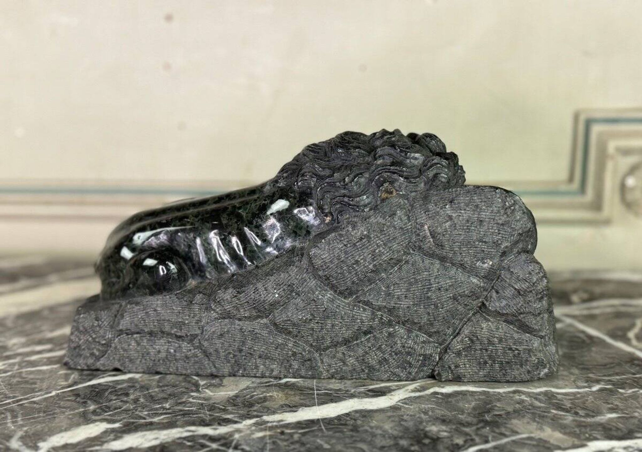 Green serpentine marble sculpture, the Lion of Lucerne after Bertel Thorvaldsen around 1880.