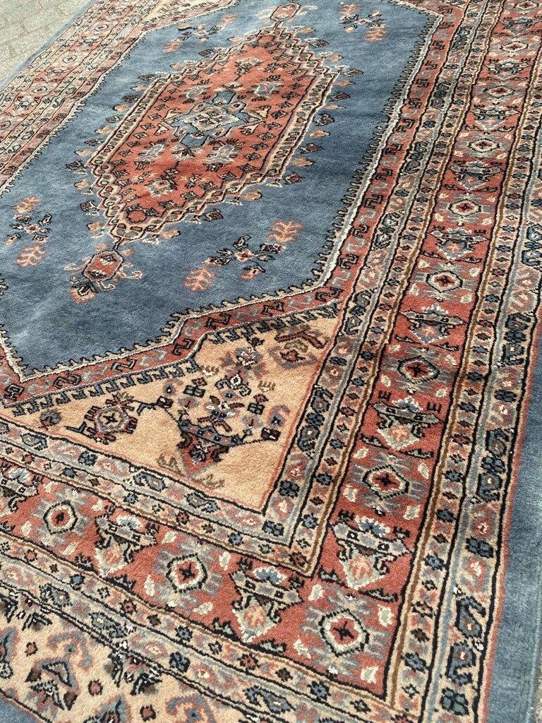 Vintage Pakistani carpet 193x129 cm