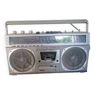 Radiola cassette radio