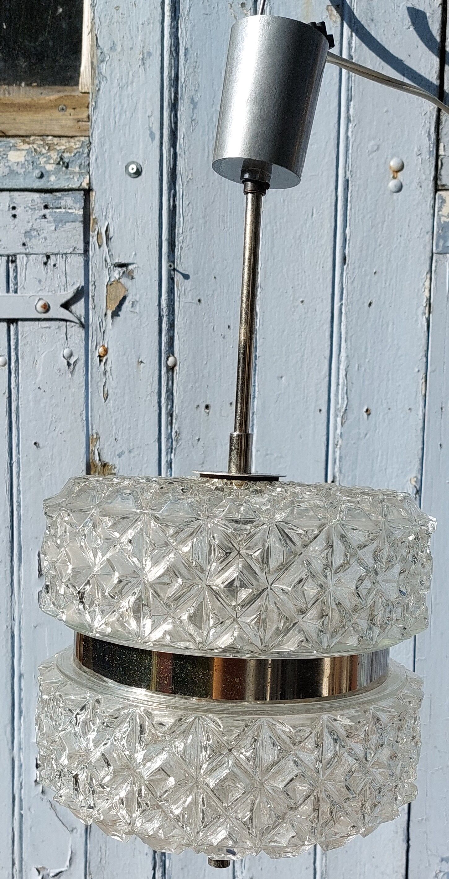 Glass suspension from the 60s