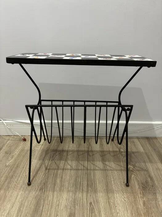 Table d'appoint, porte-revue en carreaux en céramique et fer N. Teplow, années 1950