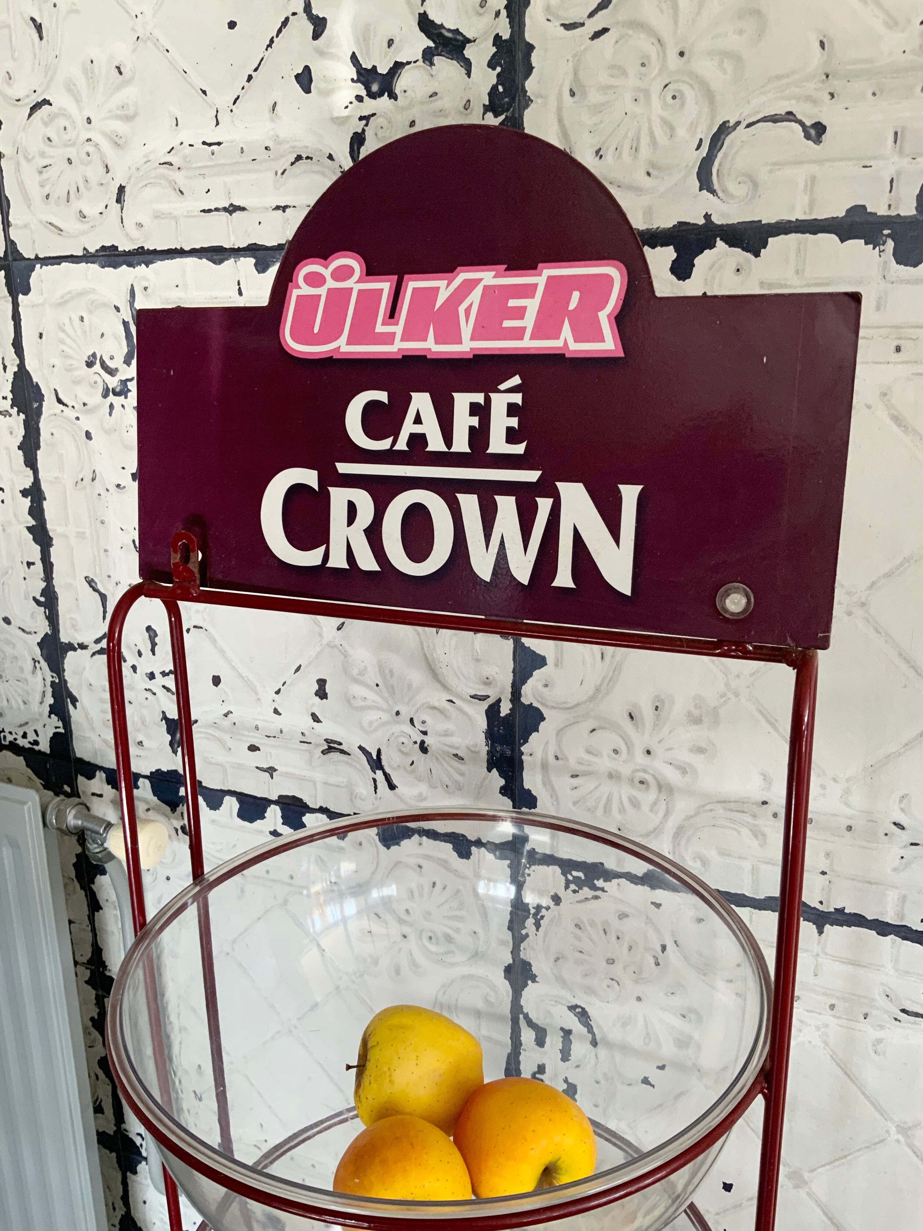 Former crown coffee display