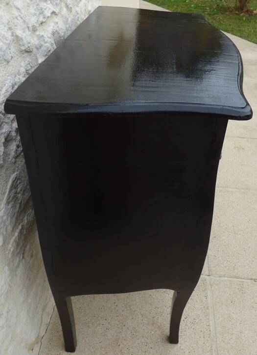 Louis XV style baroque effect chest of drawers in lacquered black color – Completely revamped