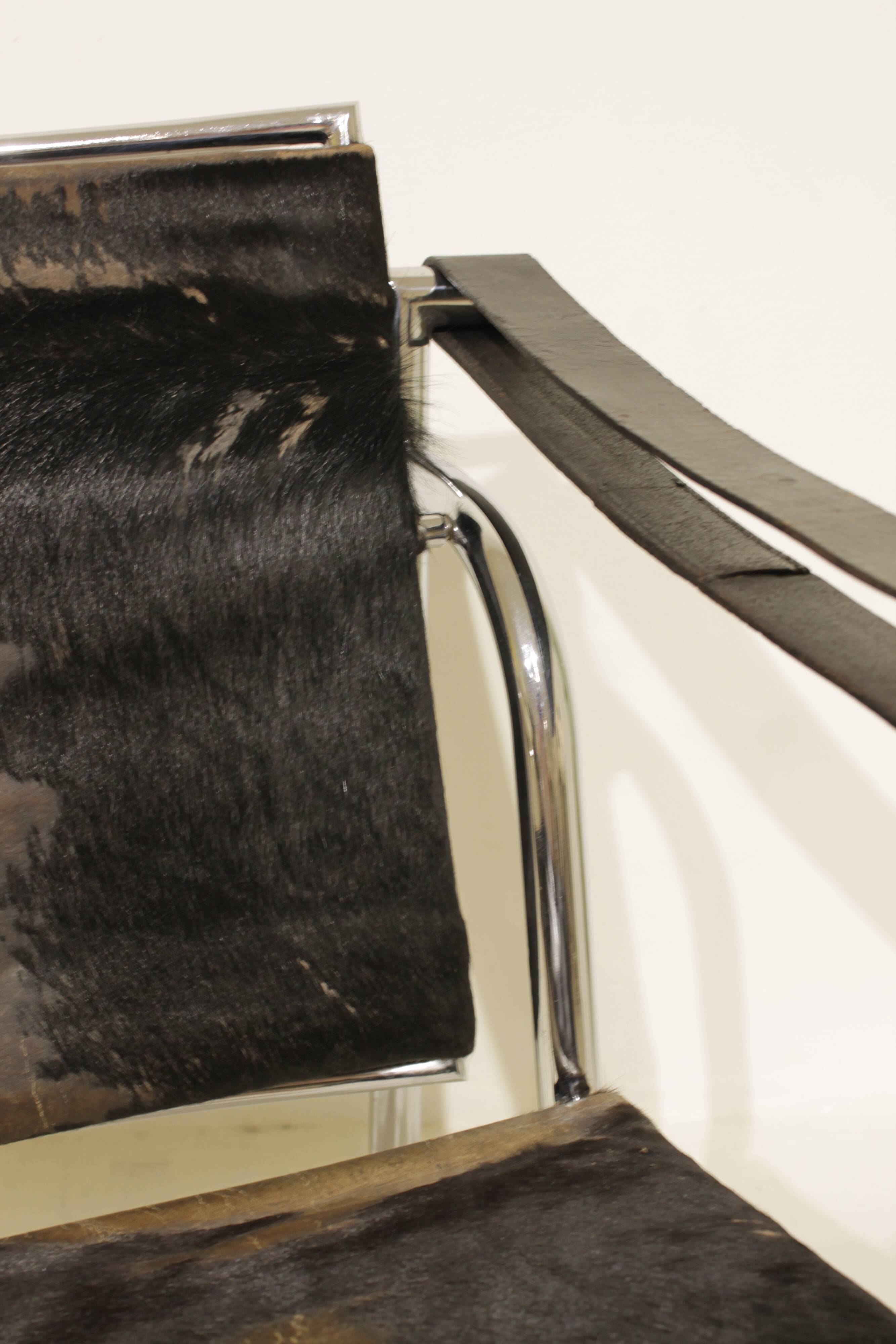 LC1 armchair with reclining backrest, model B301 by Le Corbusier - no. 412