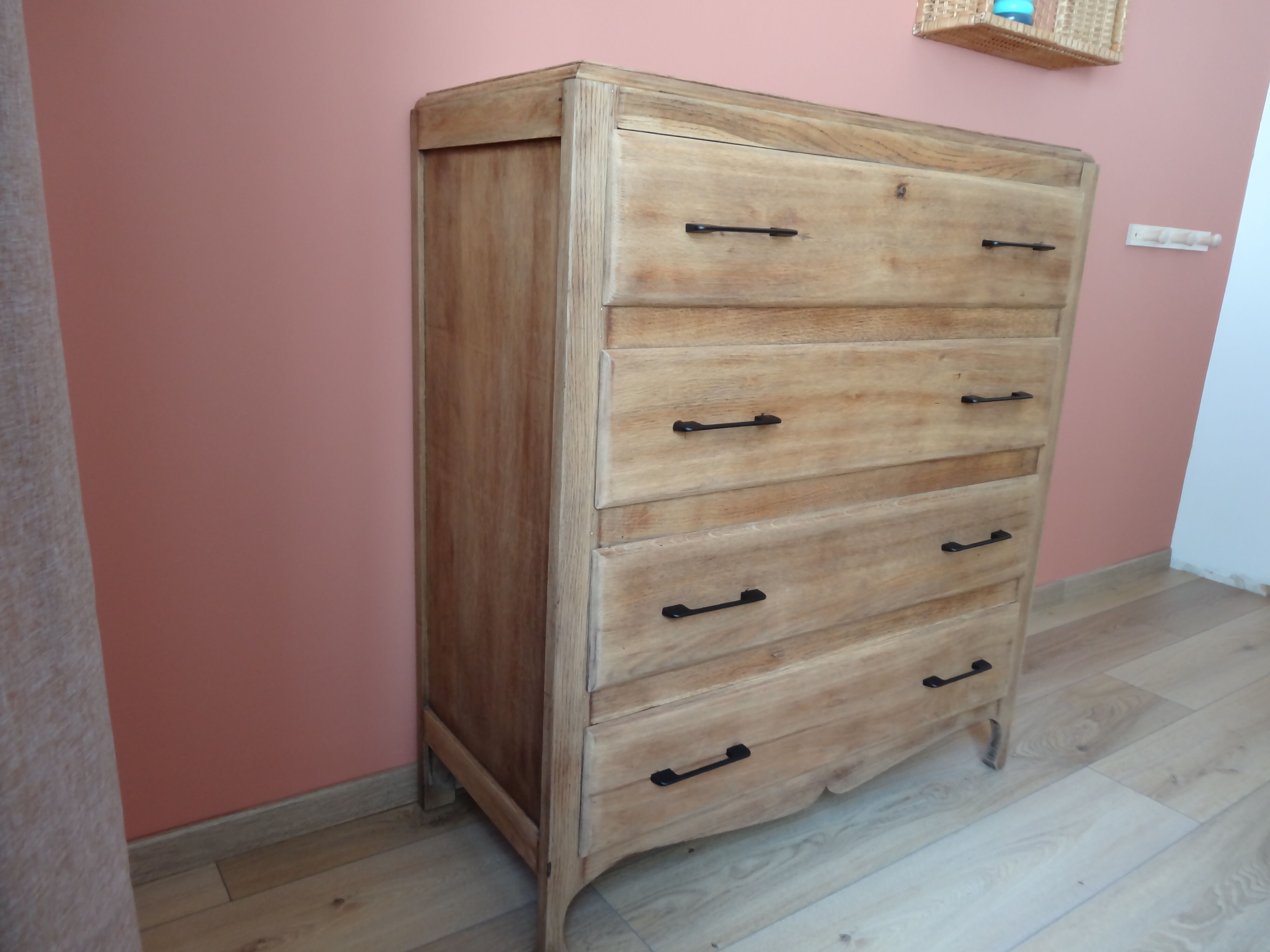 Vintage chest of drawers