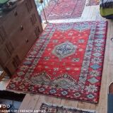 Tapis oriental de Rabbat Maroc, vintage des années 1970. Travail artisanal