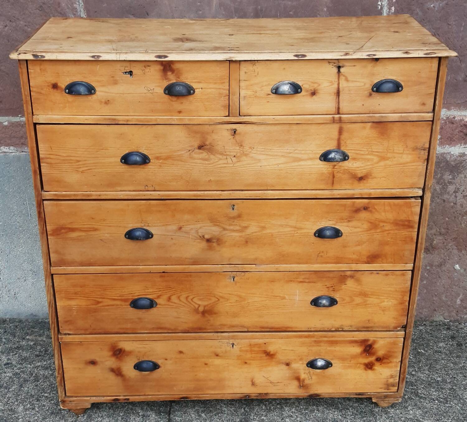 Commode ou meuble à tiroirs