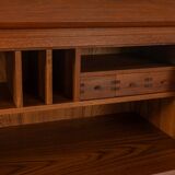 1980s bureau, Dyrlund