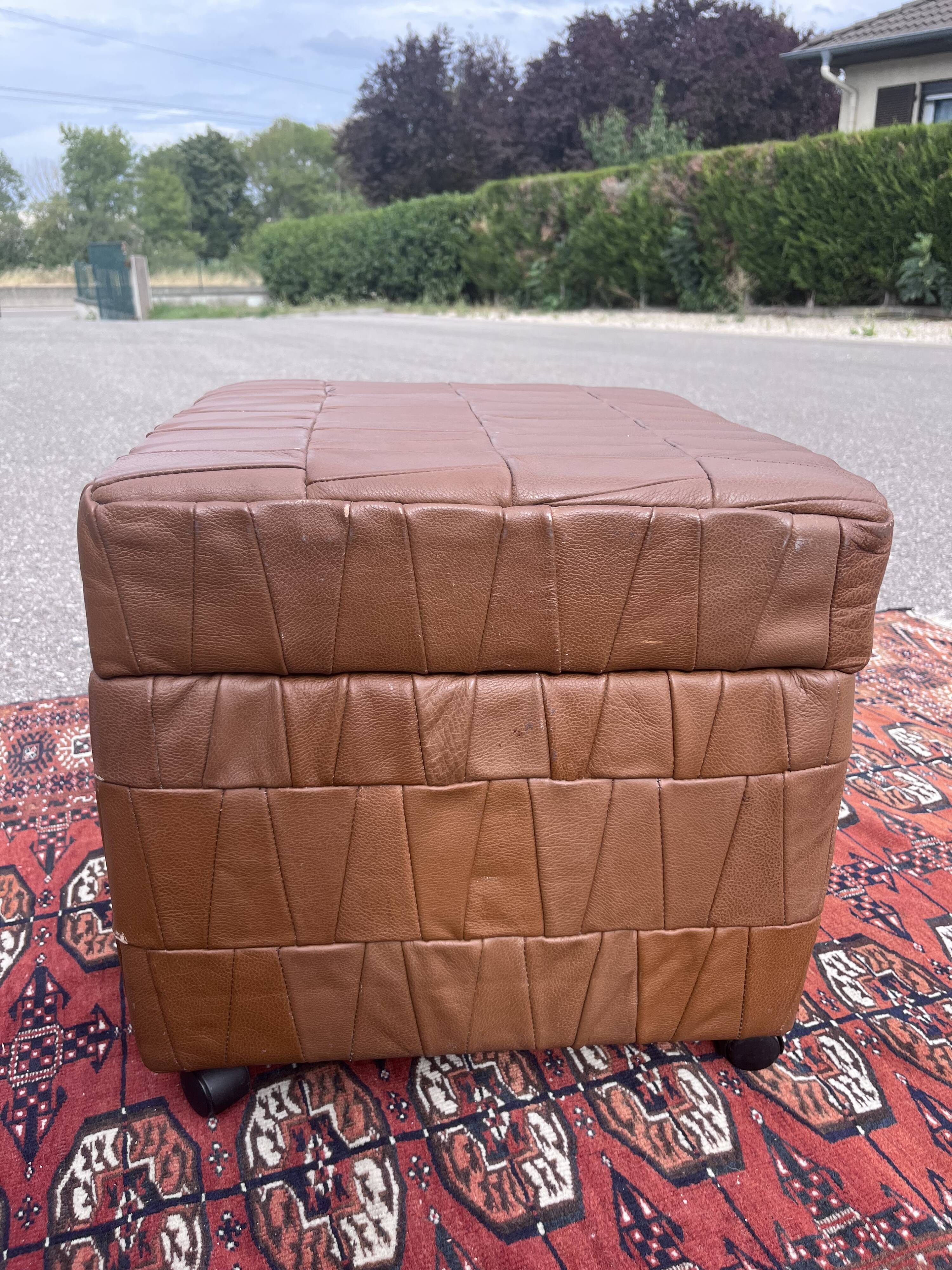 Coffre pouf en cuir