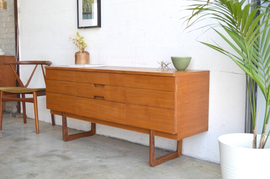 Minimalist sideboard by Uniflex 152 cm