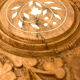 Ancienne petite table d’appoint tripode anglo-indienne en bois sculpté