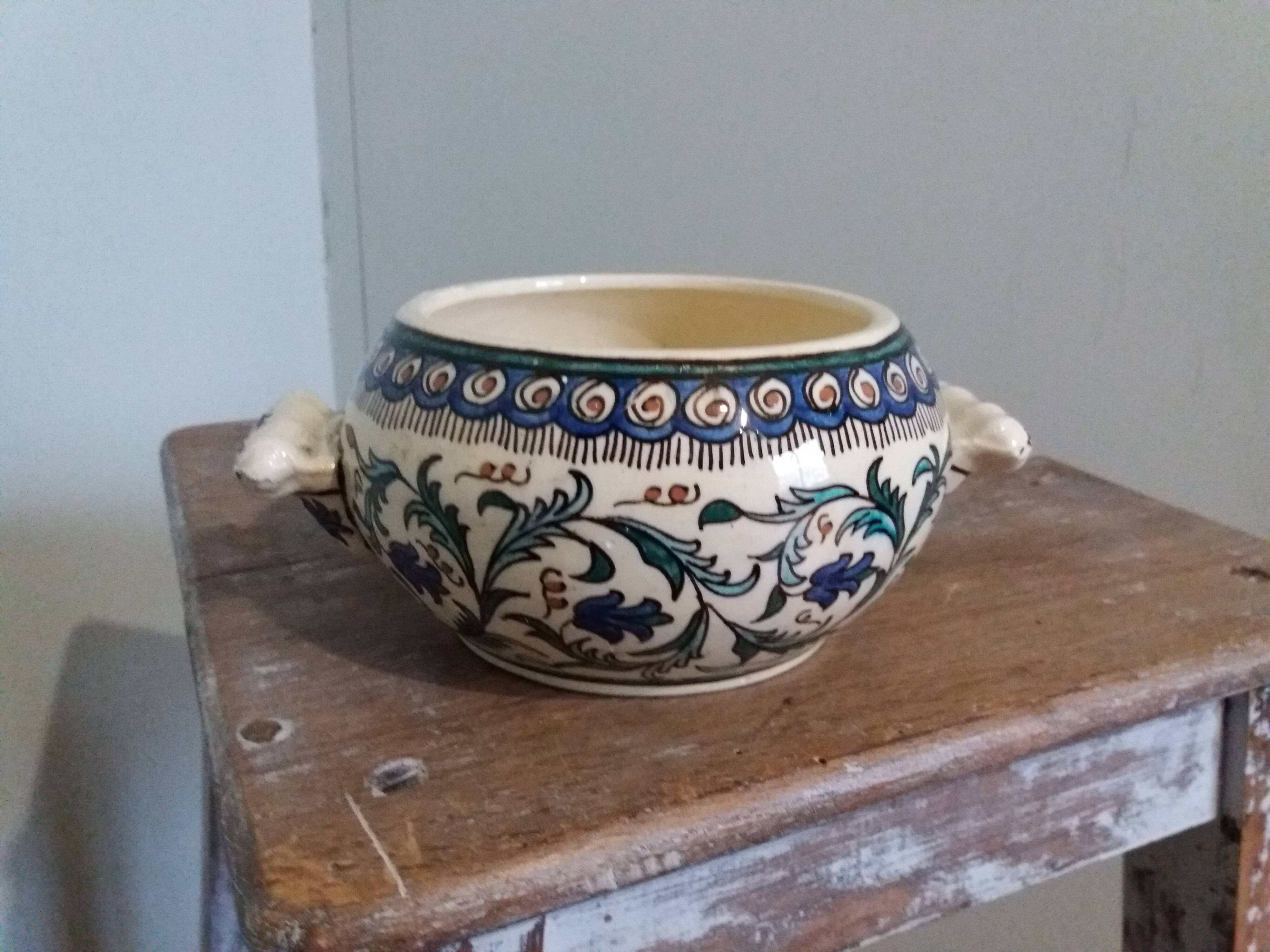 Hand painted Desvres style pot