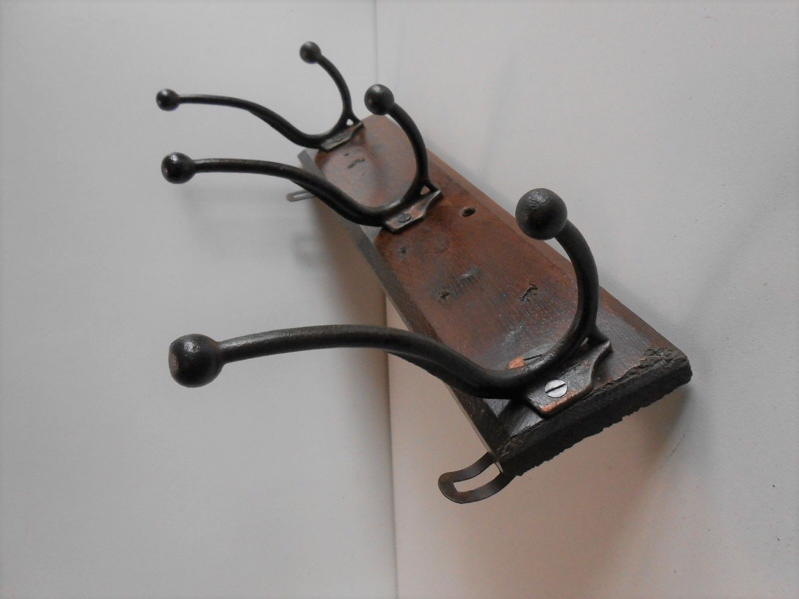 Patere porte manteaux chapeaux fonte bois art deco