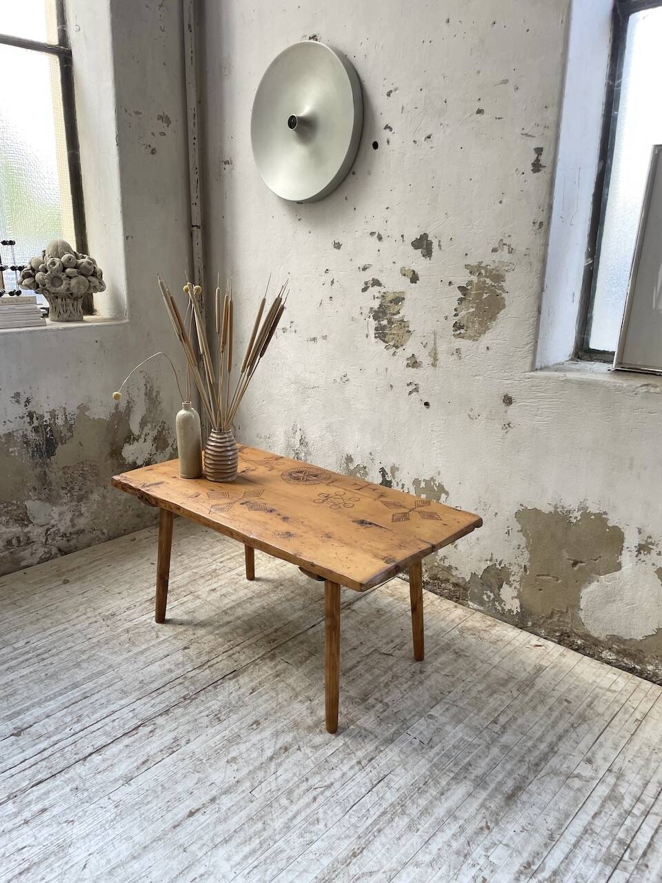 Popular art coffee table Switzerland 1900