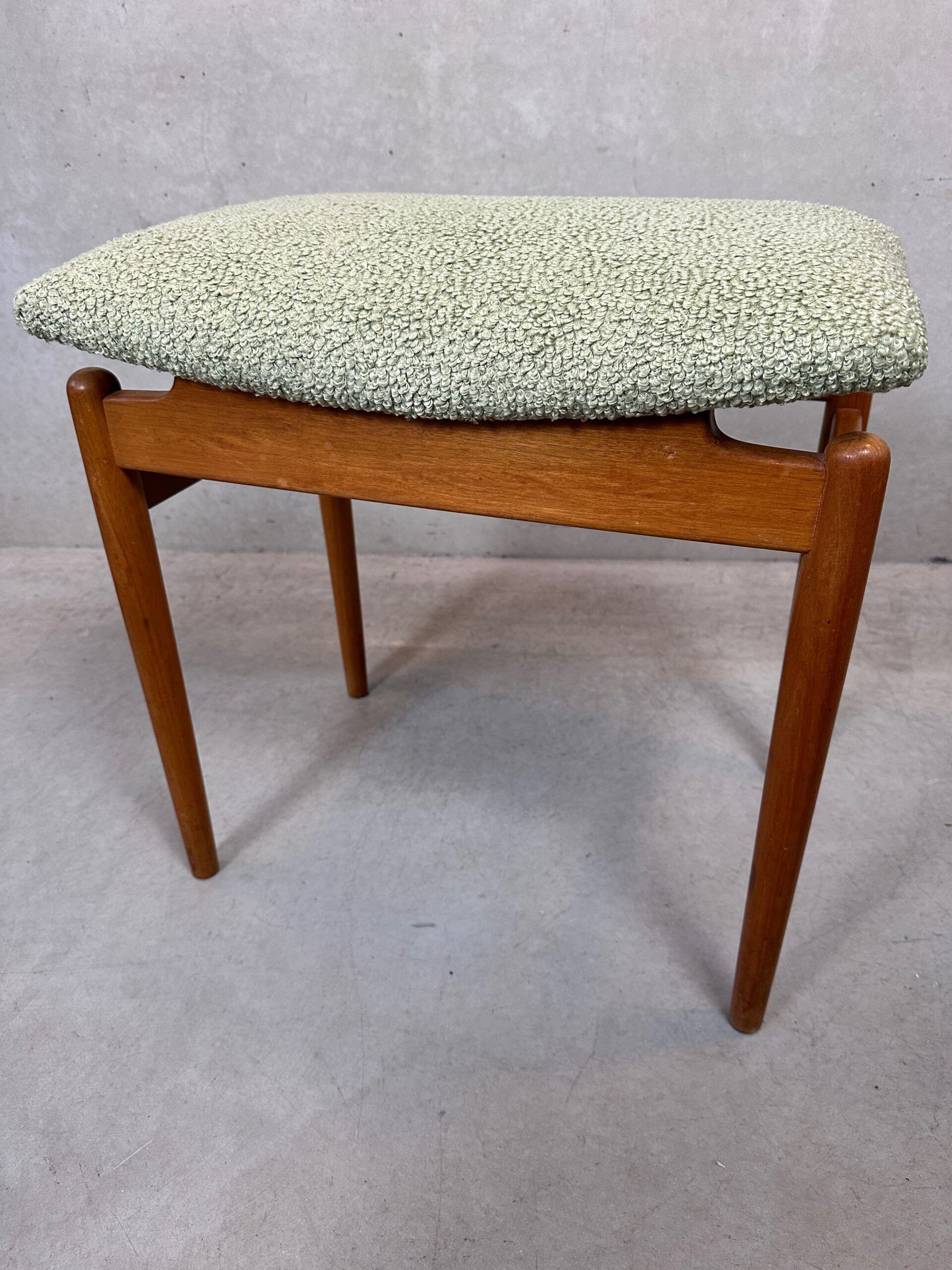 Tabouret vintage / repose-pieds