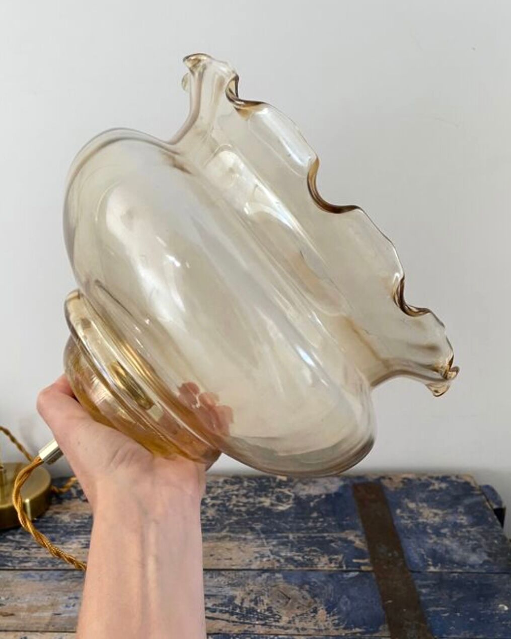 Vintage pendant lamp in electrified golden glass to nine