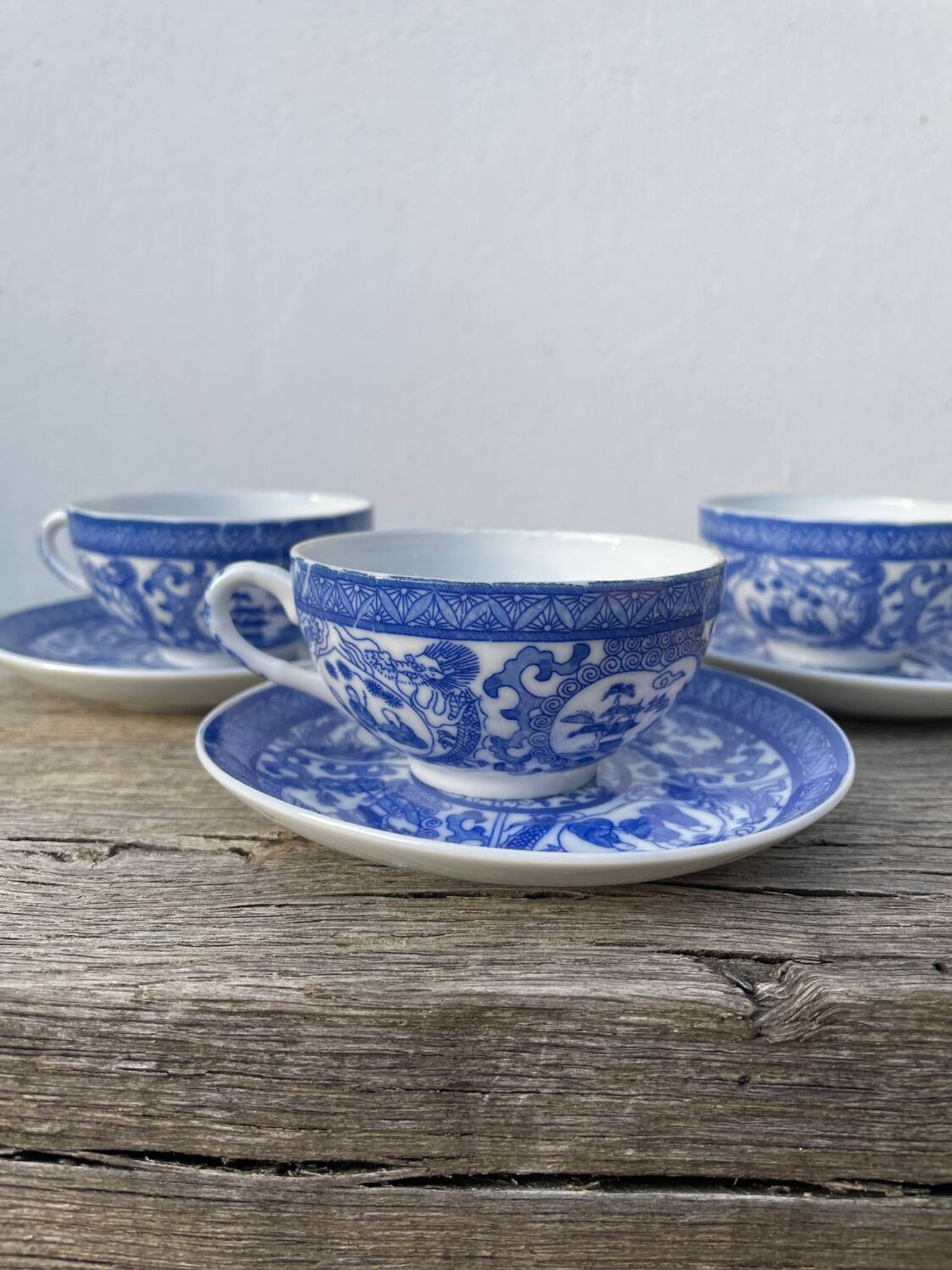 4 Japanese blue porcelain cups