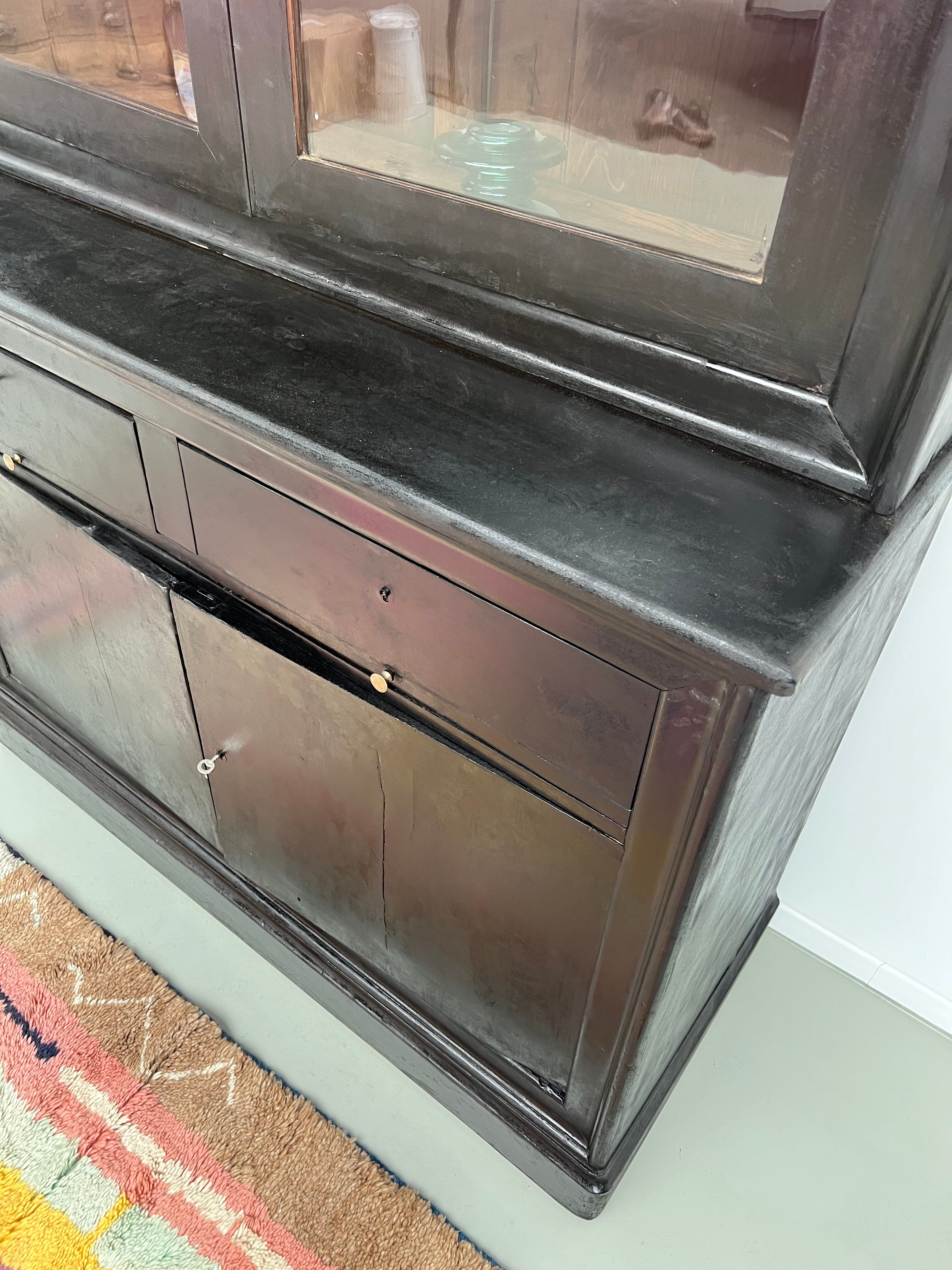 Sideboard - showcase 2 old body in blackened wood