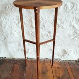 Pedestal table