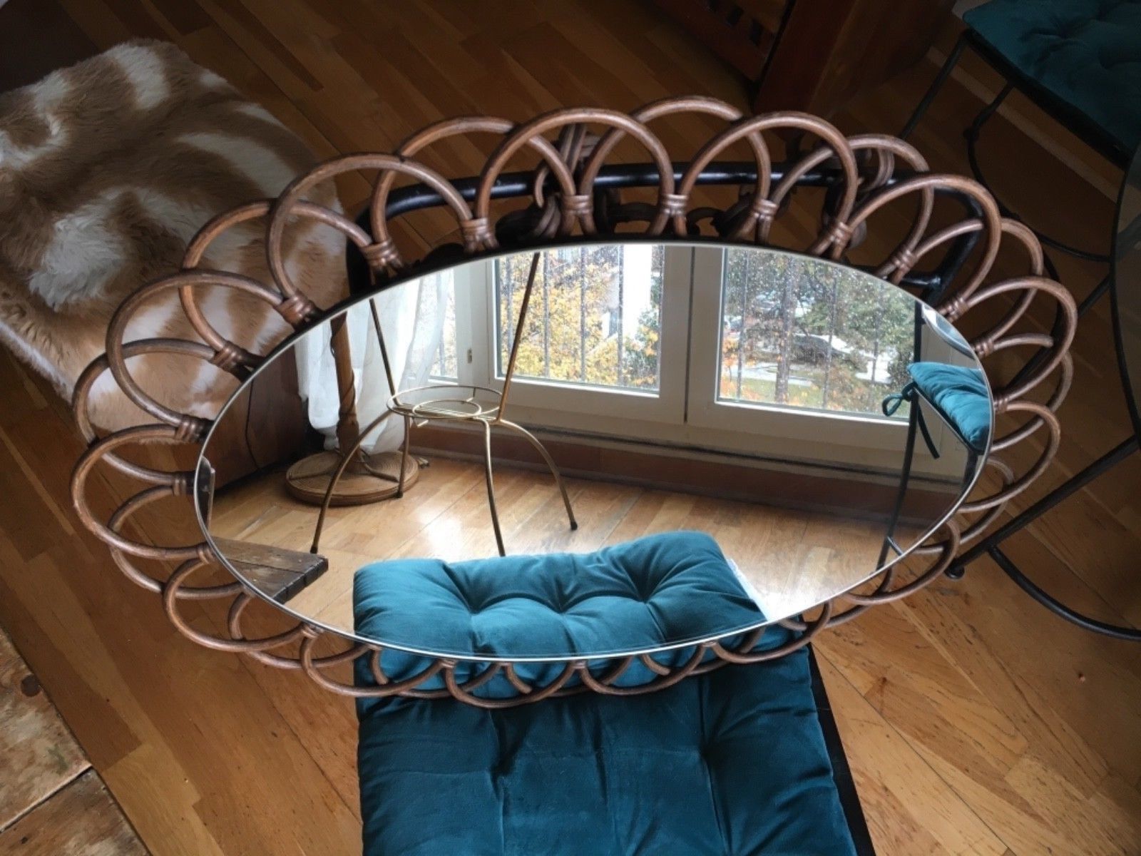 Vintage sun mirror in 60s rattan with rattan fastener 57x40cm