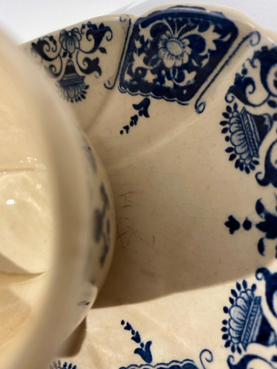 Saucière manufacture of Gien early XX century.