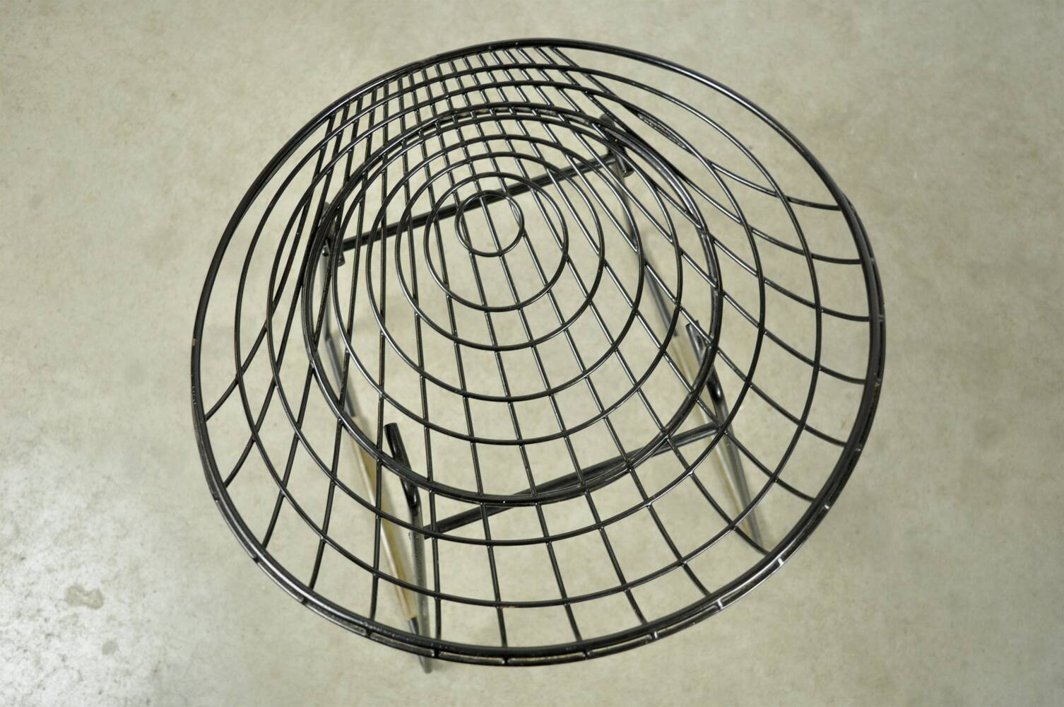 Set of two metal wire stools KM05 designed by Cees Braakman for Pastoe, 1950s