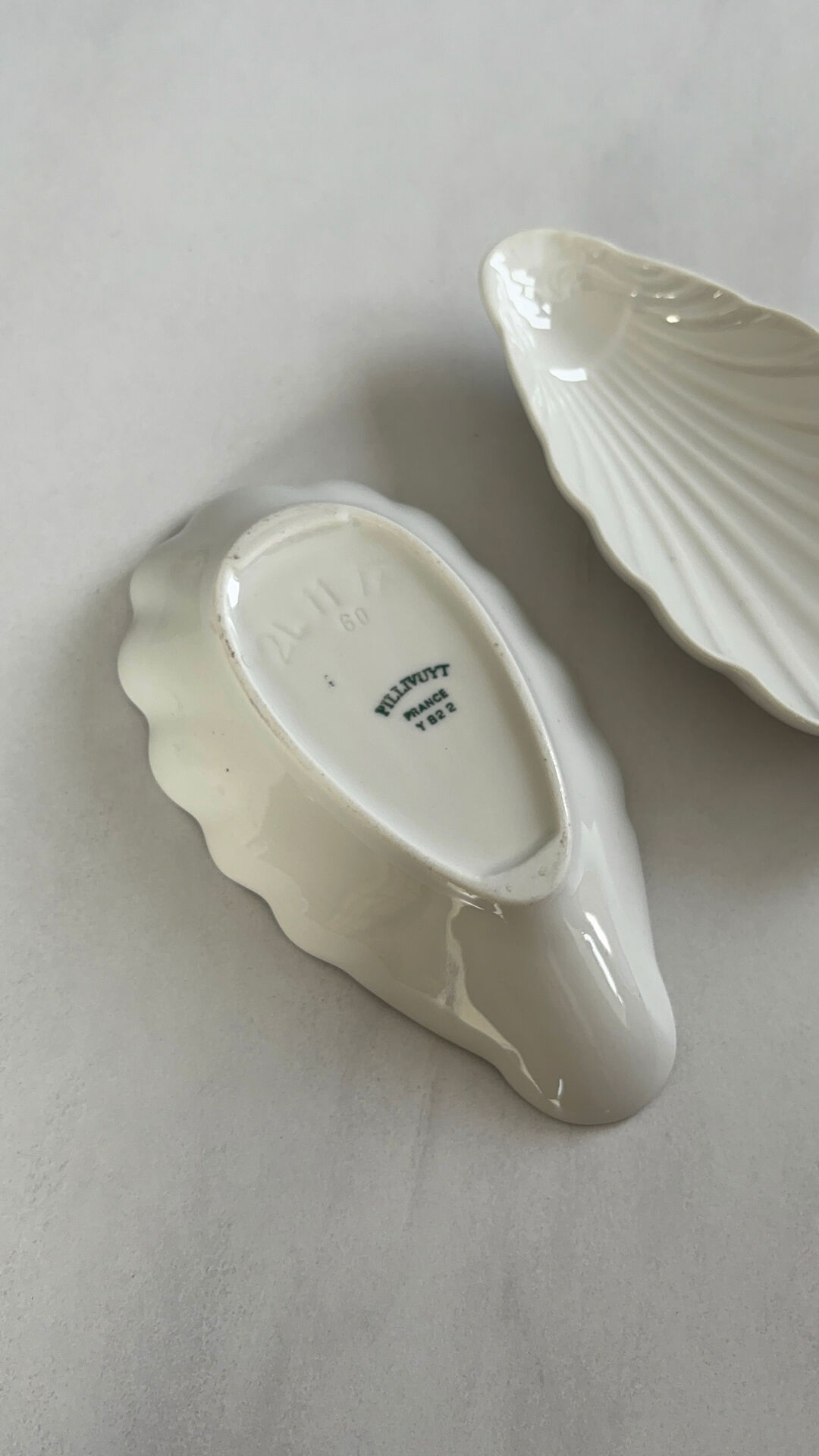 Set of 2 small Pillivuyt porcelain dishes – C-shaped bowls