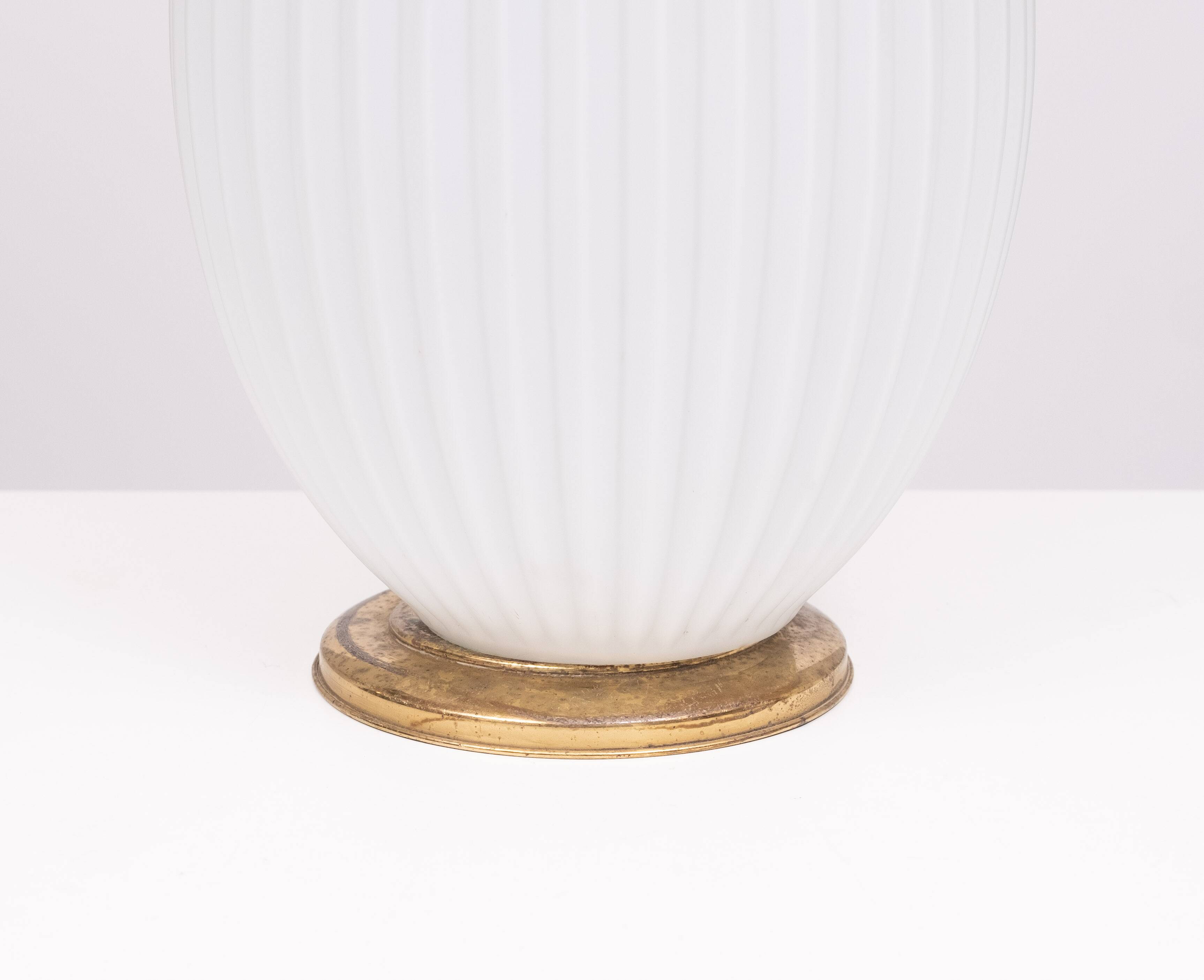 Philips Milk Glass ribbed table lamp design Louis Kalff 1950s
