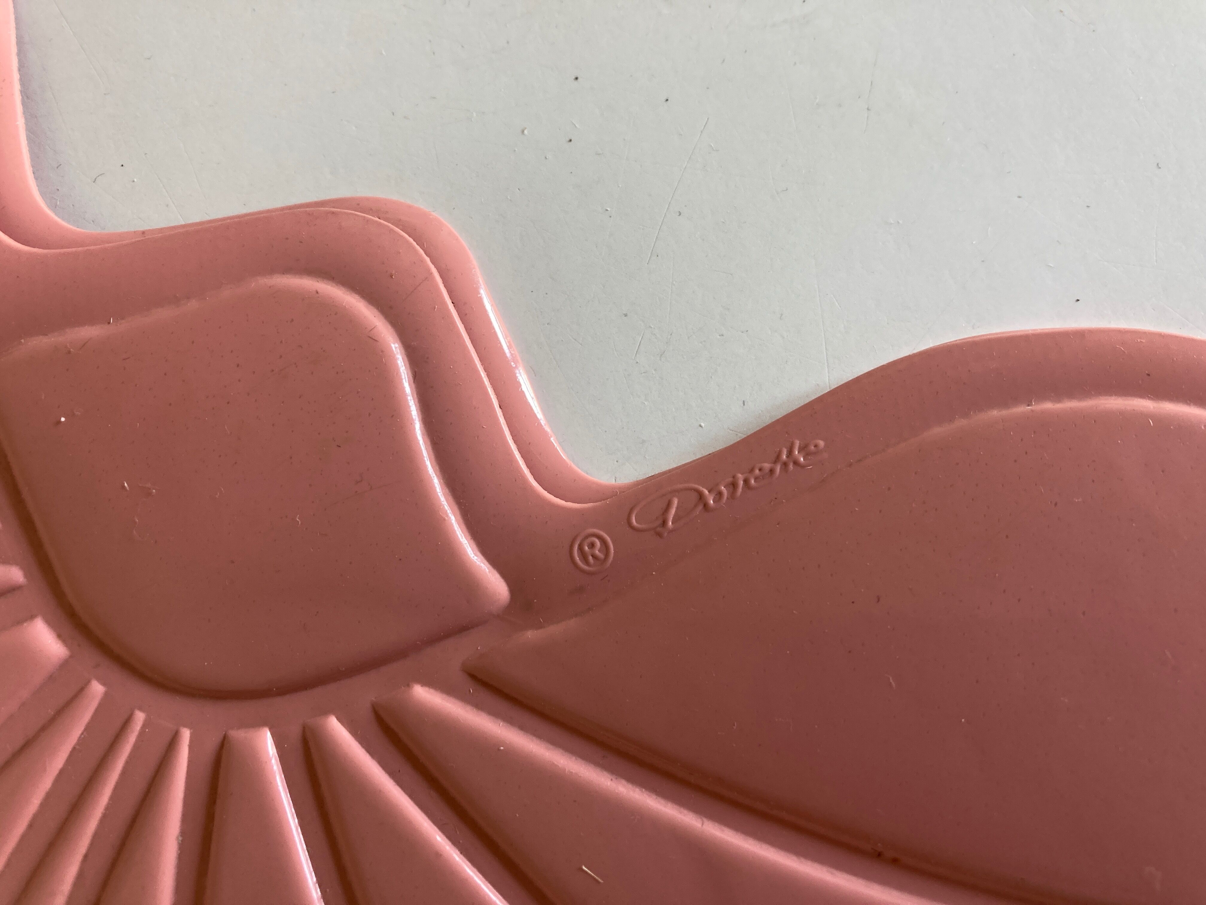 Pair of 1970 Tiffany lotus placemat in plastic