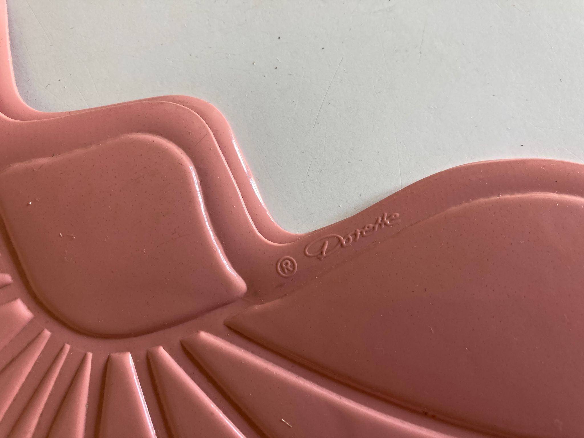 Pair of 1970 Tiffany lotus placemat in plastic
