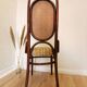 Chaise vintage Thonet en bois courbé : tissu rétro, dossier en canne, yougoslave des années 1970
