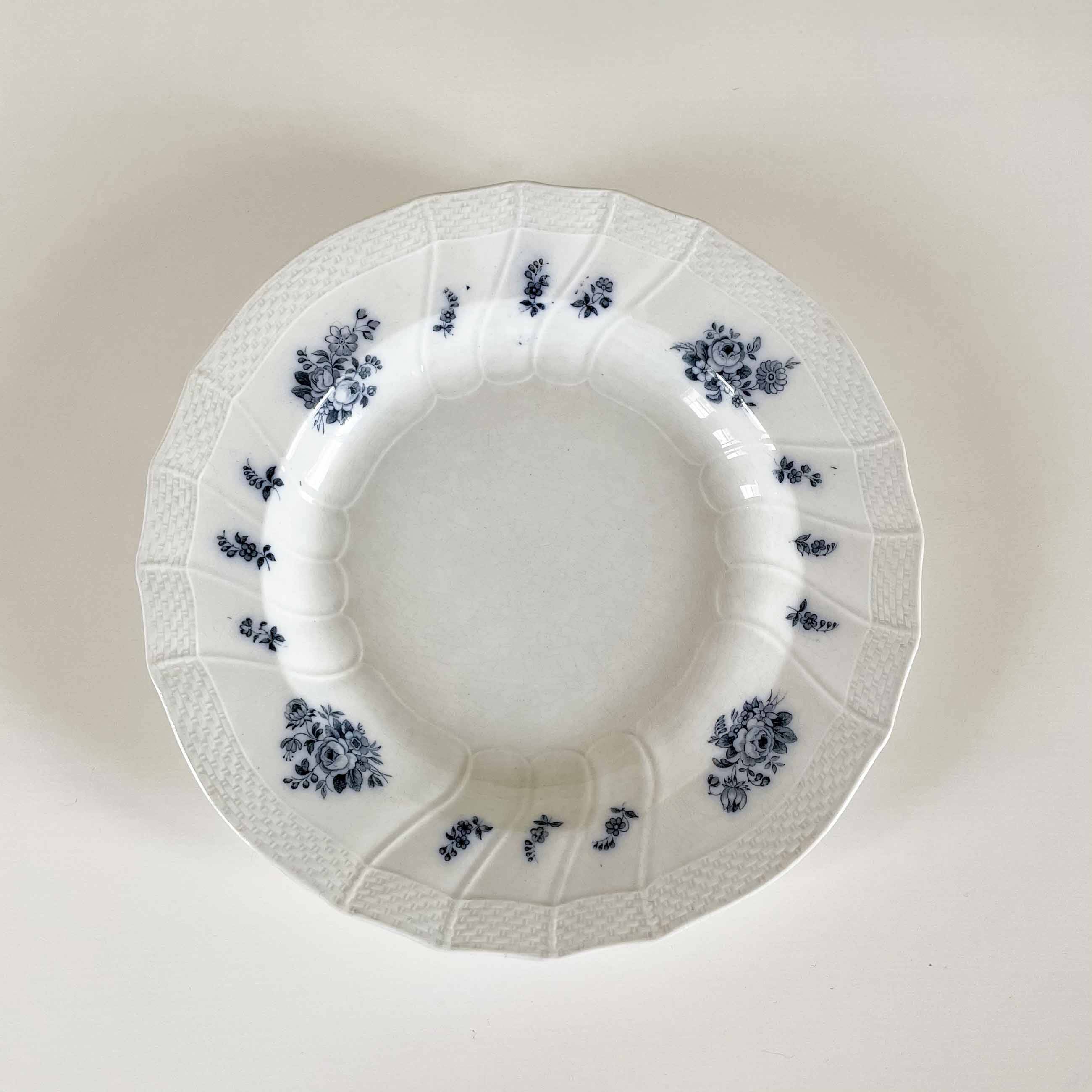 15 antique deep plates from the 19th century - Villeroy and Boch Mettlach