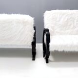 Canapé 2 places vintage en fausse fourrure blanche et structure en bois noir, Italie