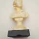 ancien buste de jeune enfant en marbre couleur ivoire sur socle noir en marbre
