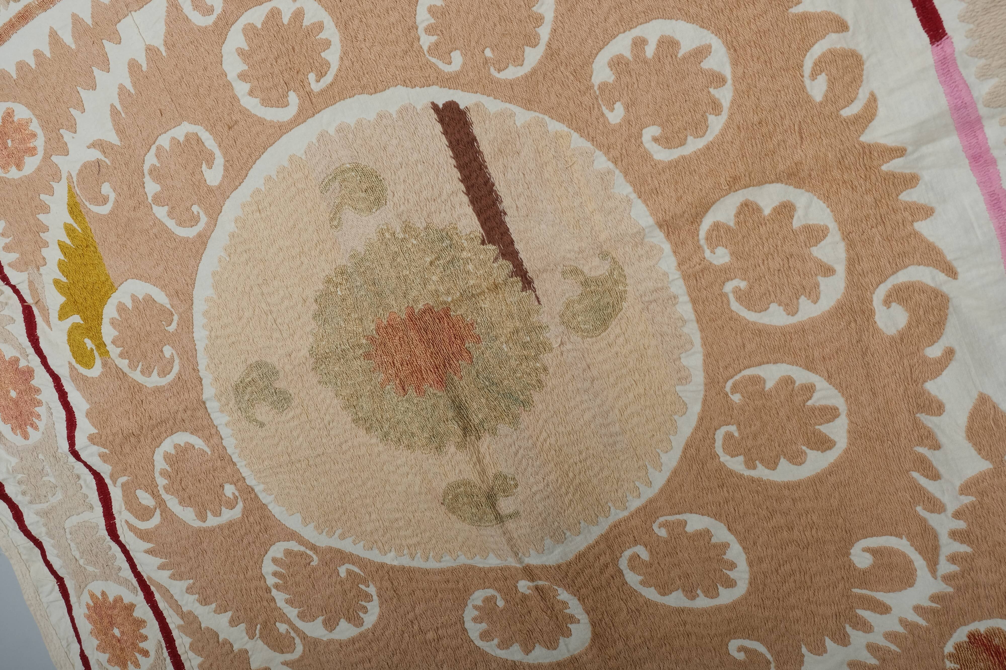 Hand knotted rug, vintage Turkish rug 116x124 cm