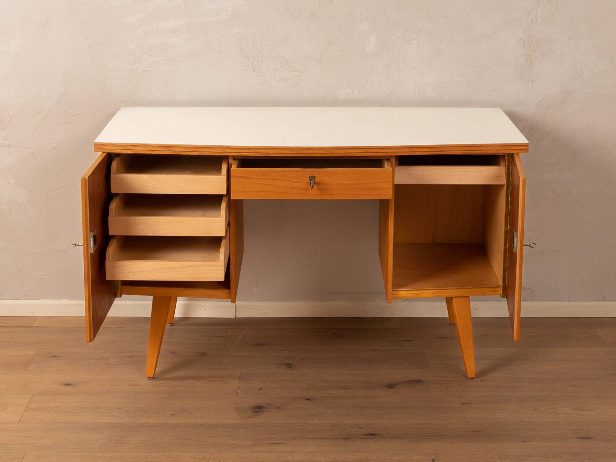 Bureau en bois autoportant, années 1950