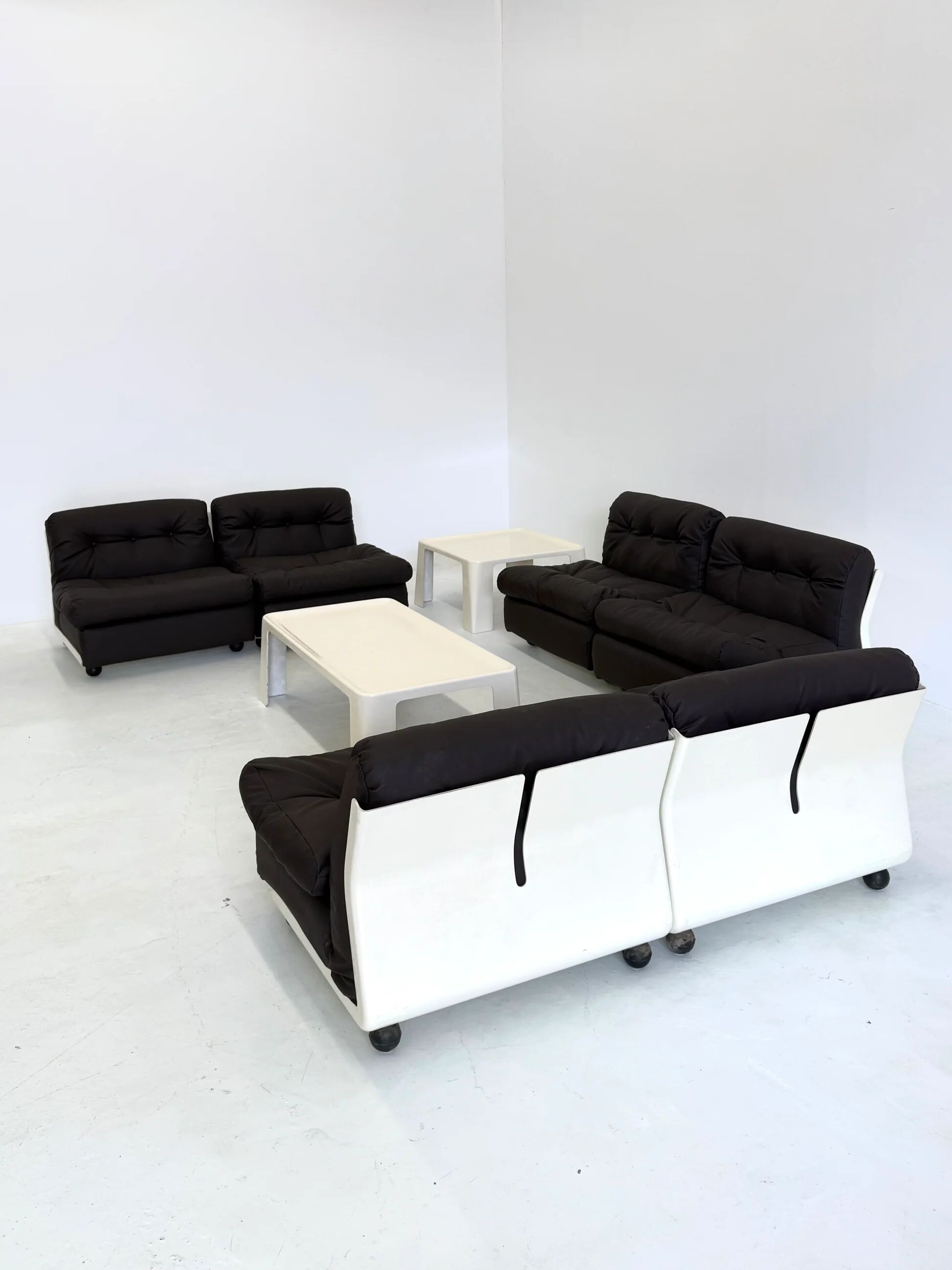 Ensemble canapé/fauteuil modulable Amanta de Mario Bellini pour C&B Italia, coloris marron foncé