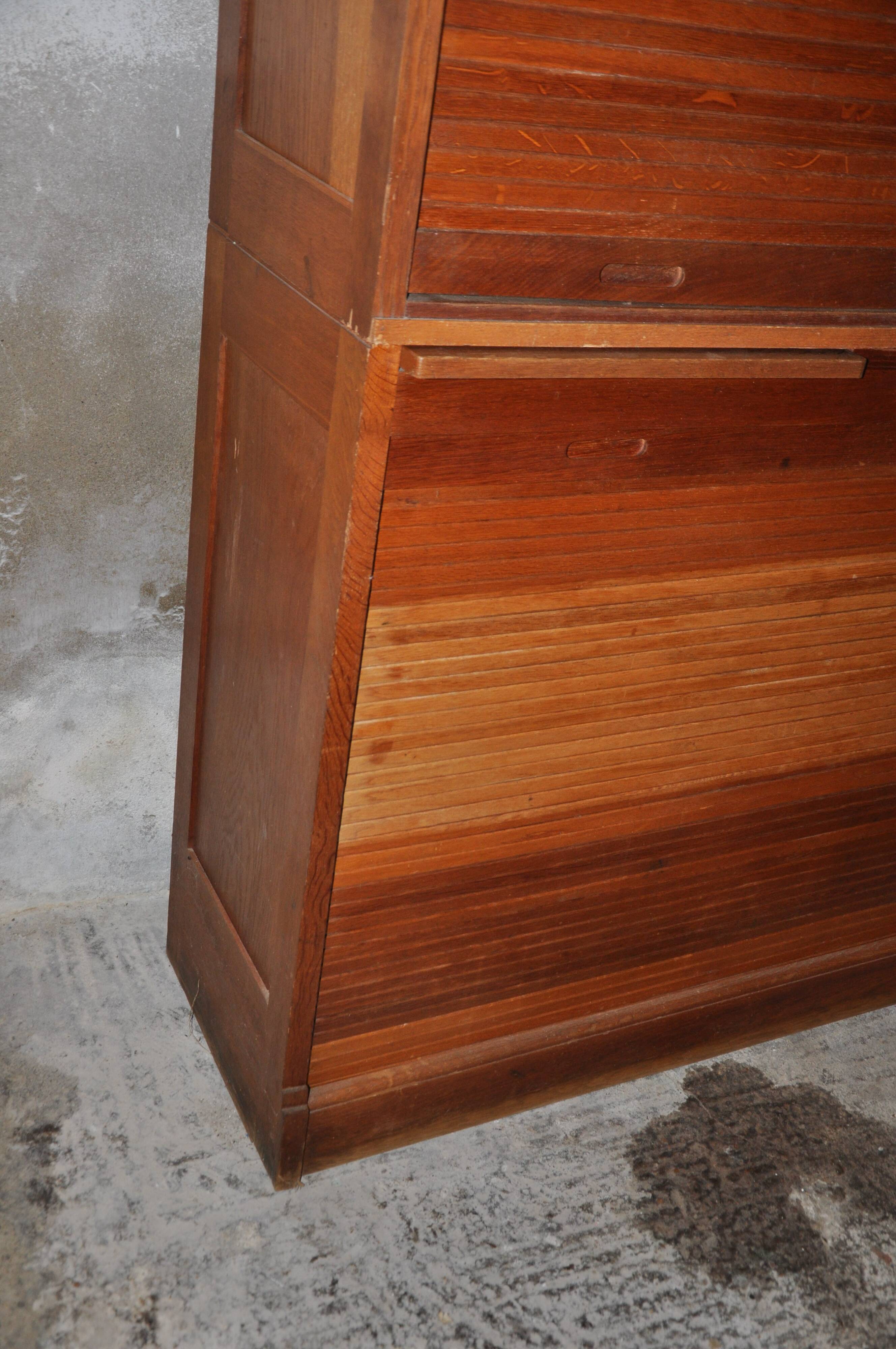 Large curtain cabinet, 2 sections.