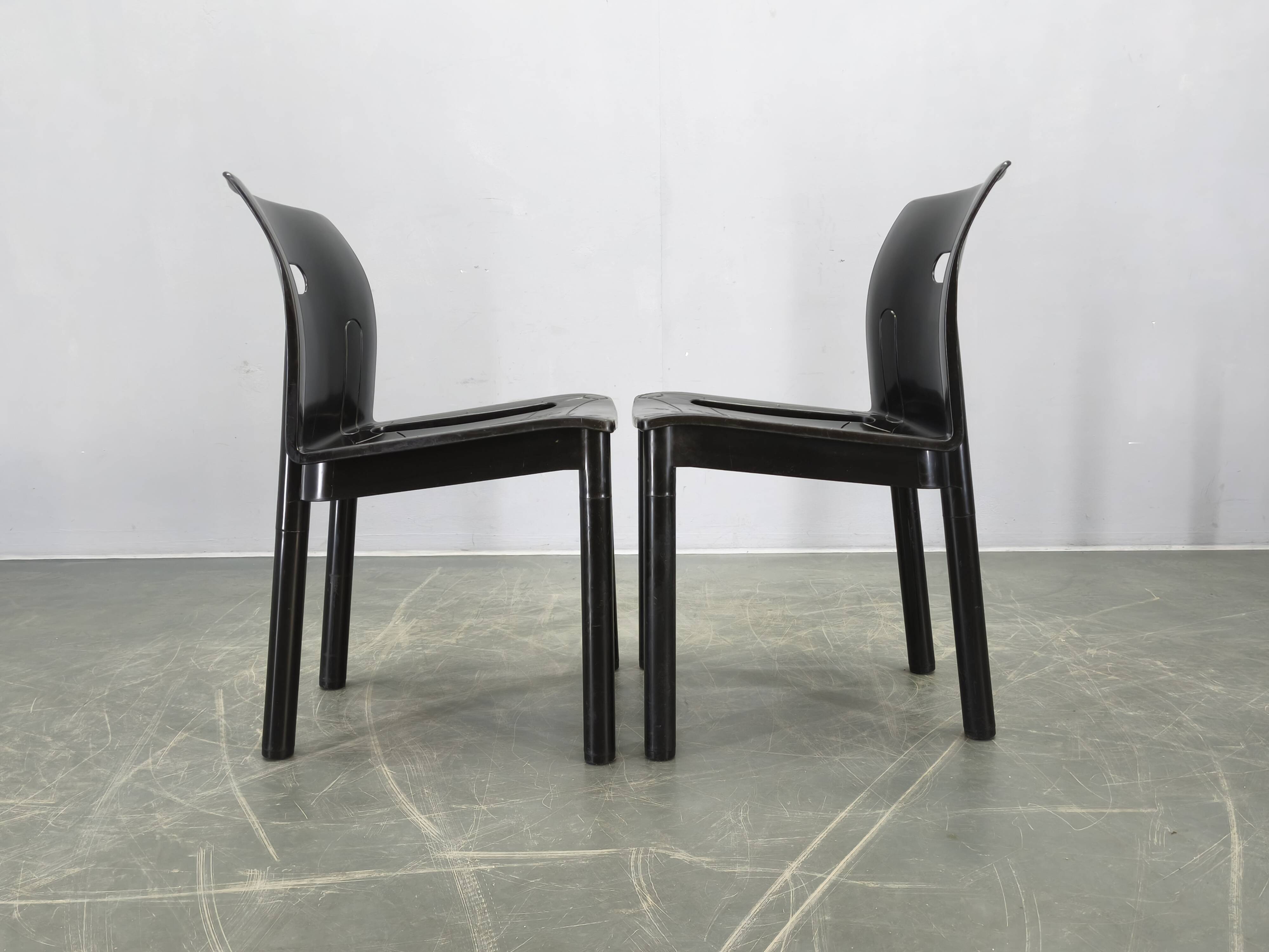 Ensemble de 4 chaises Kartell modèle 4870 par Anna Castelli Ferrieri