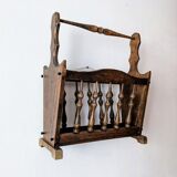 Porte-revue en bois ancien
