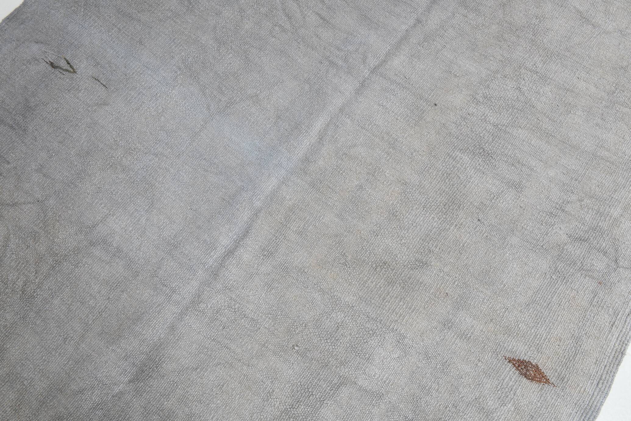 Tapis kilim vintage gris