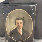 Portrait d'un jeune aristocrate signé Émile Zickwolff