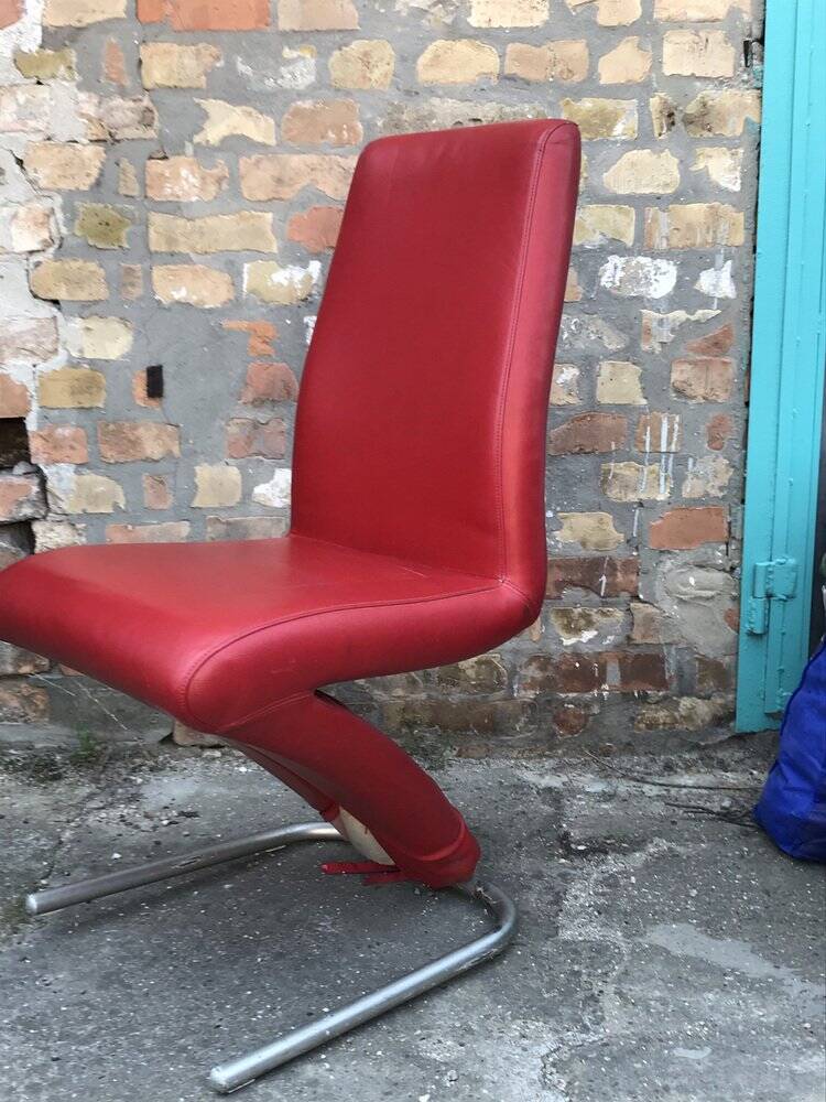 Purple cantilever armchair in tubular steel and upholstery fabric from the 1970s Mid-Century.