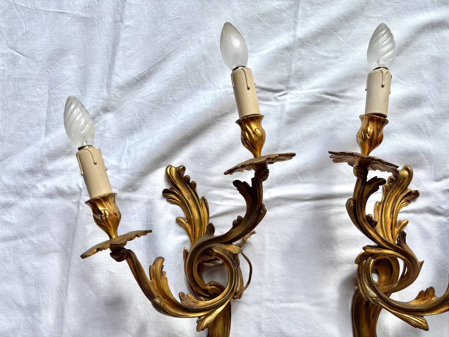 Pair of gilt bronze wall sconces, Louis XV rocaille style