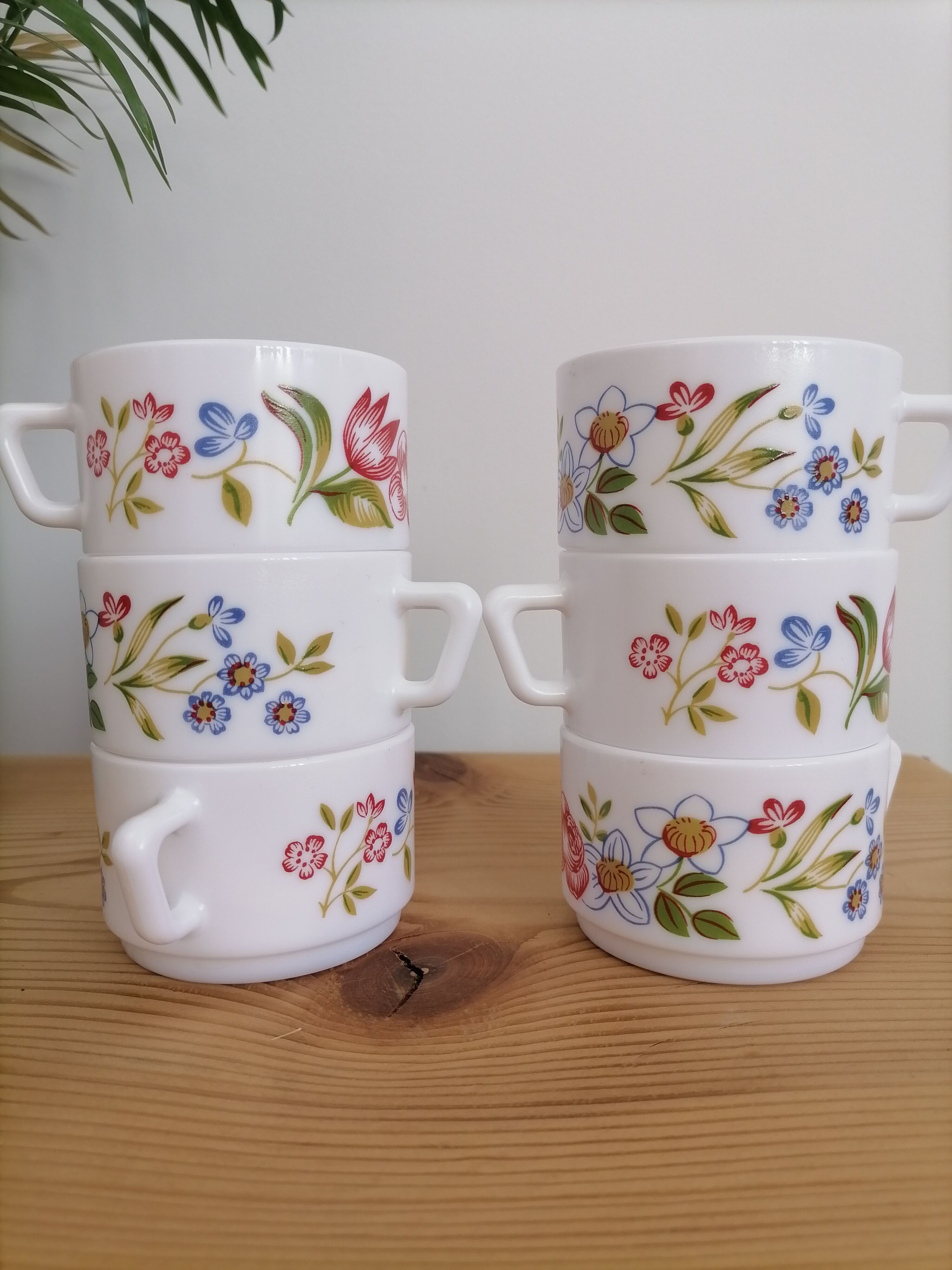 Set of 6 vintage Arcopal coffee cups