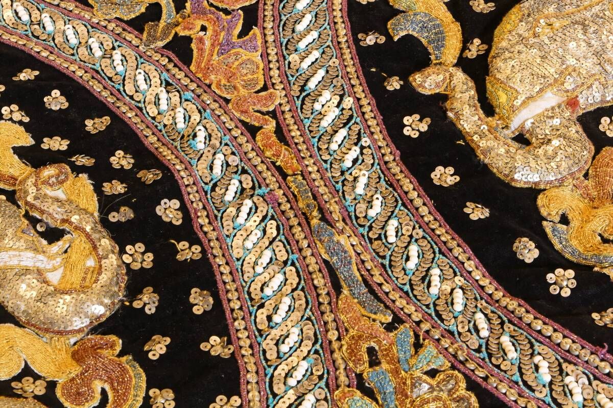 Tapisserie birmane Kalaga, les éléphants, perles et sequins